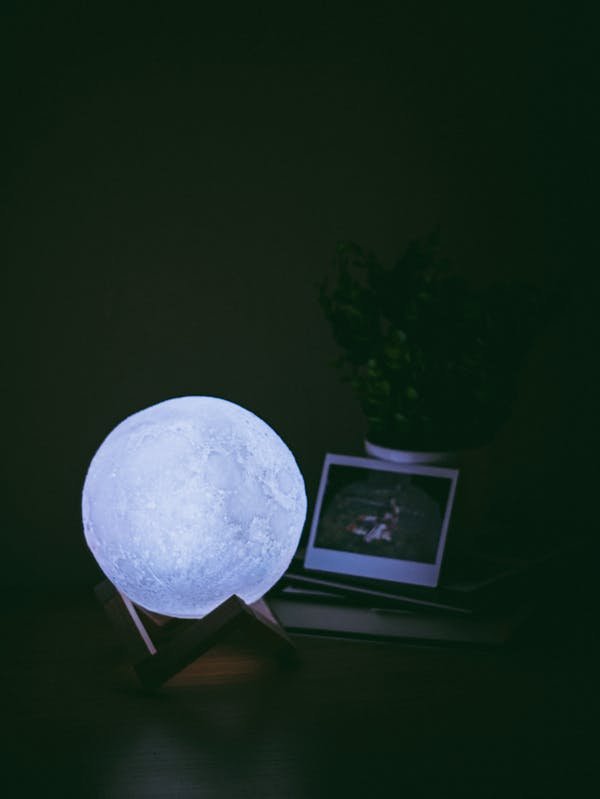 Veilleuse led : la solution douce et sûre pour apaiser bébé