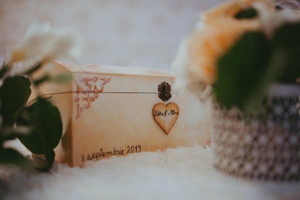 L'urne mariage : un choix élégant pour votre union unique
